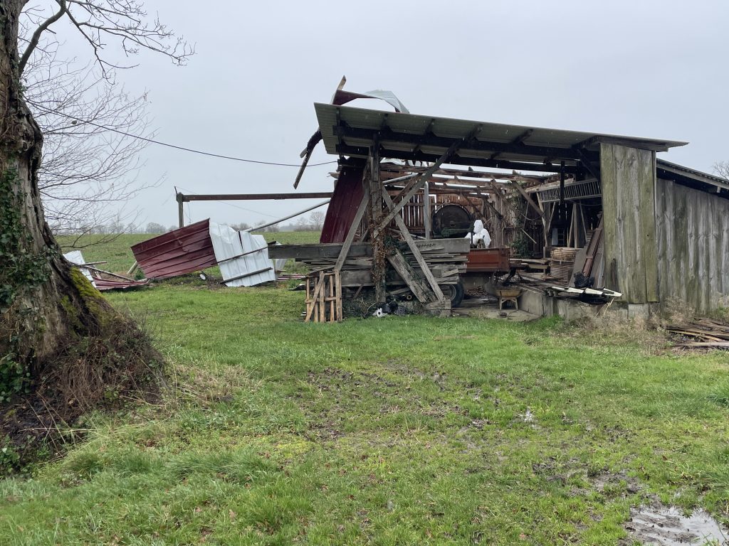 Toiture endommagée après une tempête : que faisons nous sur site ?